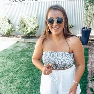 Meet your Posher, Georgia